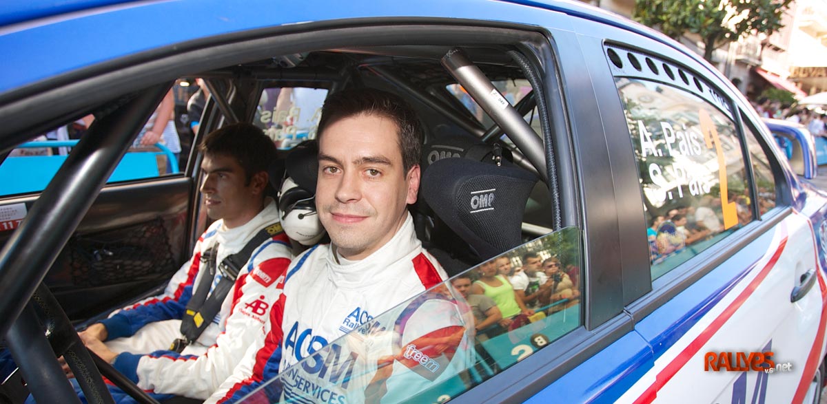 Alex Pais con un Megane en las pruebas del nacional en Galicia