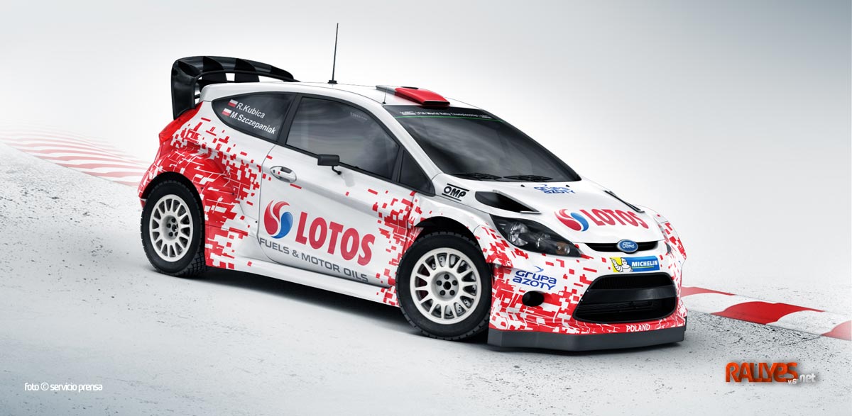 Robert Kubica con una decoración especial en el Rally de Polonia