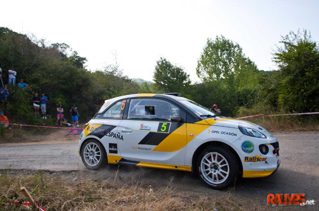 Esteban Vallín y el imparable Opel Adam en el Bierzo