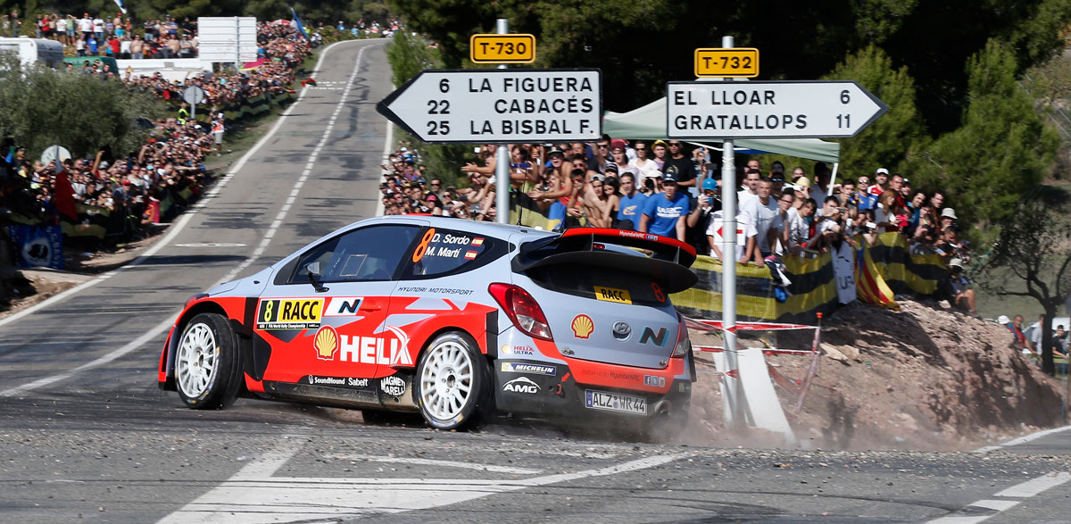 Sordo remonta dos puestos en el Rallye RACC. Ogier sigue líder