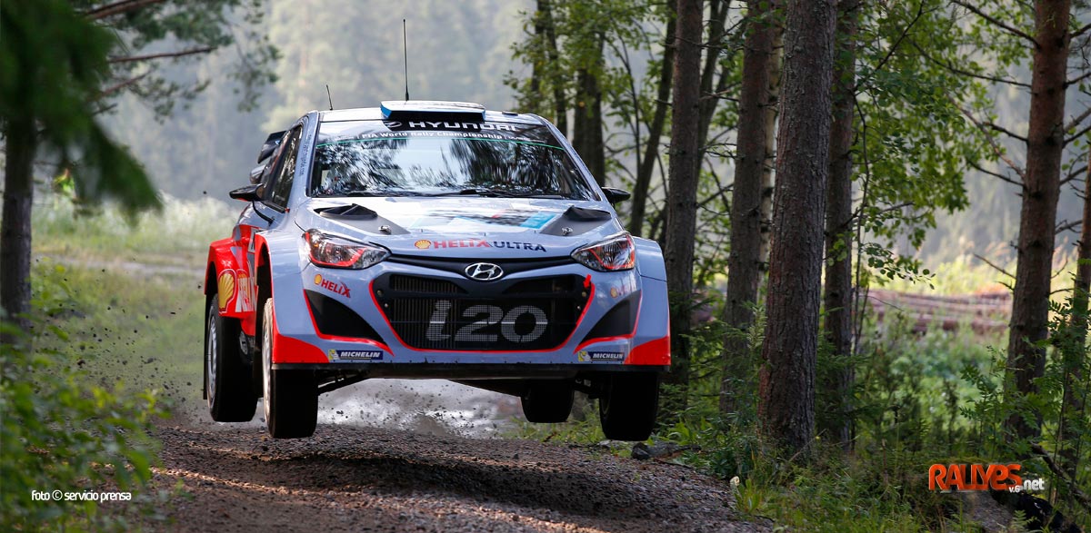 Nasser Al Attiyah confirma un Hyundai i20 R5