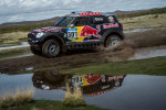 Nasser Al-Attiyah sigue liderando el Dakar 2015.