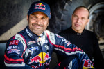 Nasser Al-Attiyah tiene motivos para sonreír; continúa al frente de la clasificación.