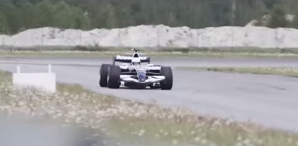 Mikko Hirvonen, en un monoplaza de F1