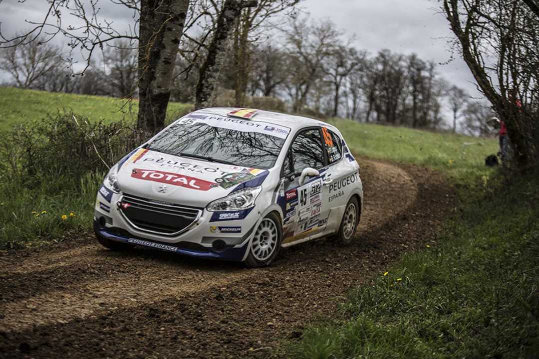 Pepe López y Borja Rozada encaminados al título de la 208 Rallye Cup 2016