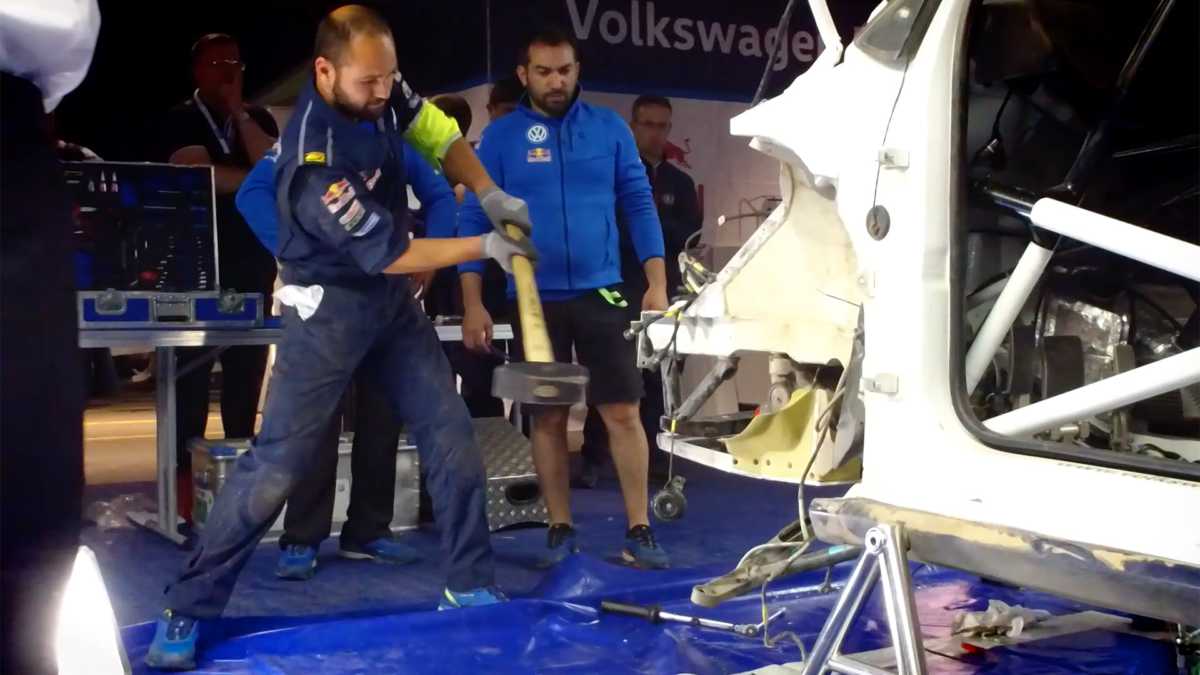 Video, así reconstruyeron el coche de Latvala en el Rally de Argentina