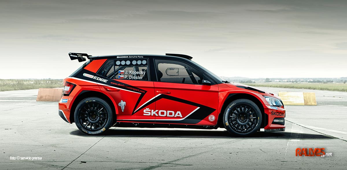 Skoda Fabia R5 decoracion en rojo Jan Kopecky