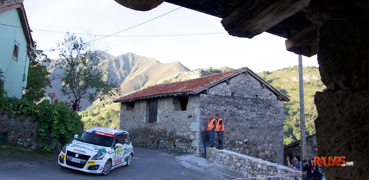 Efren Llarena con la Copa Suzuki Swift 2016 en el bolsillo