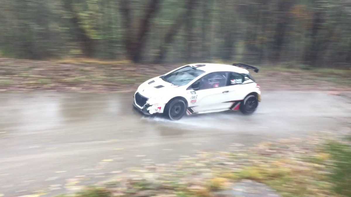 Vídeo, Gilles Panizzi prueba el 208 T16