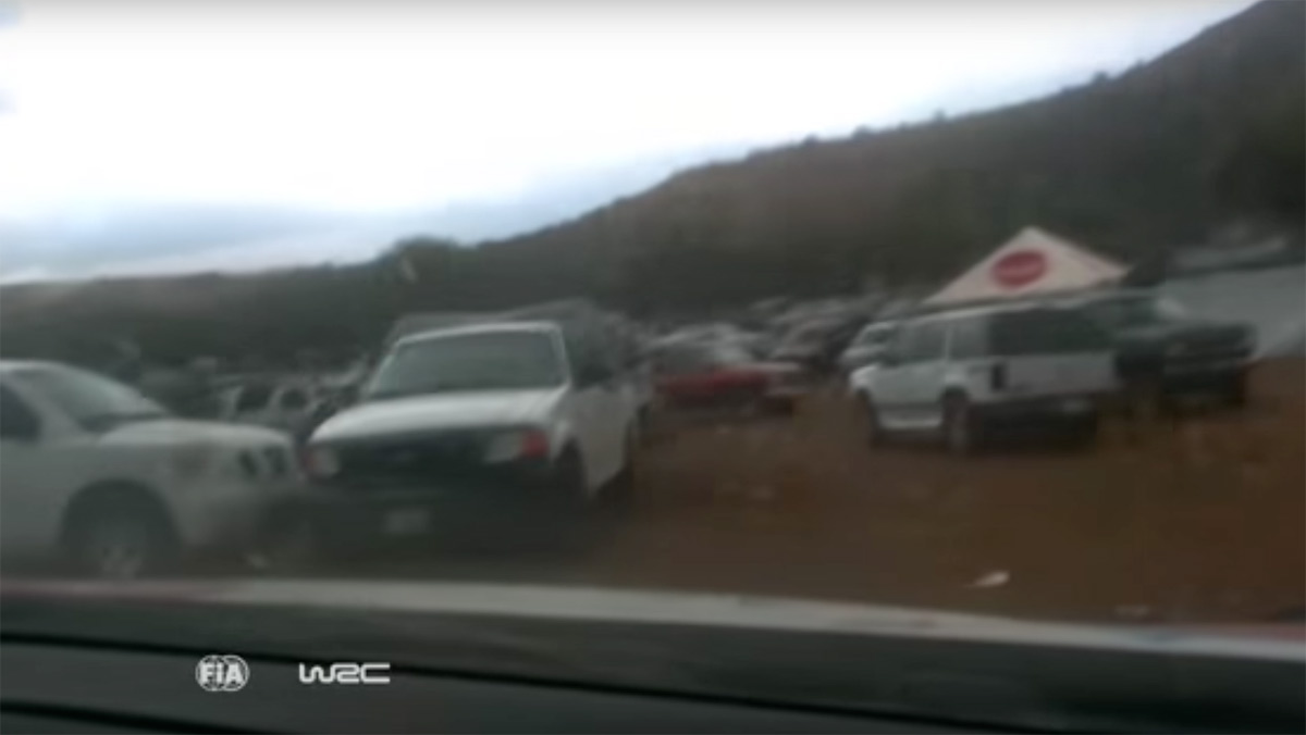 Vídeo: la loca salida de pista de Meeke en el Rallye de México