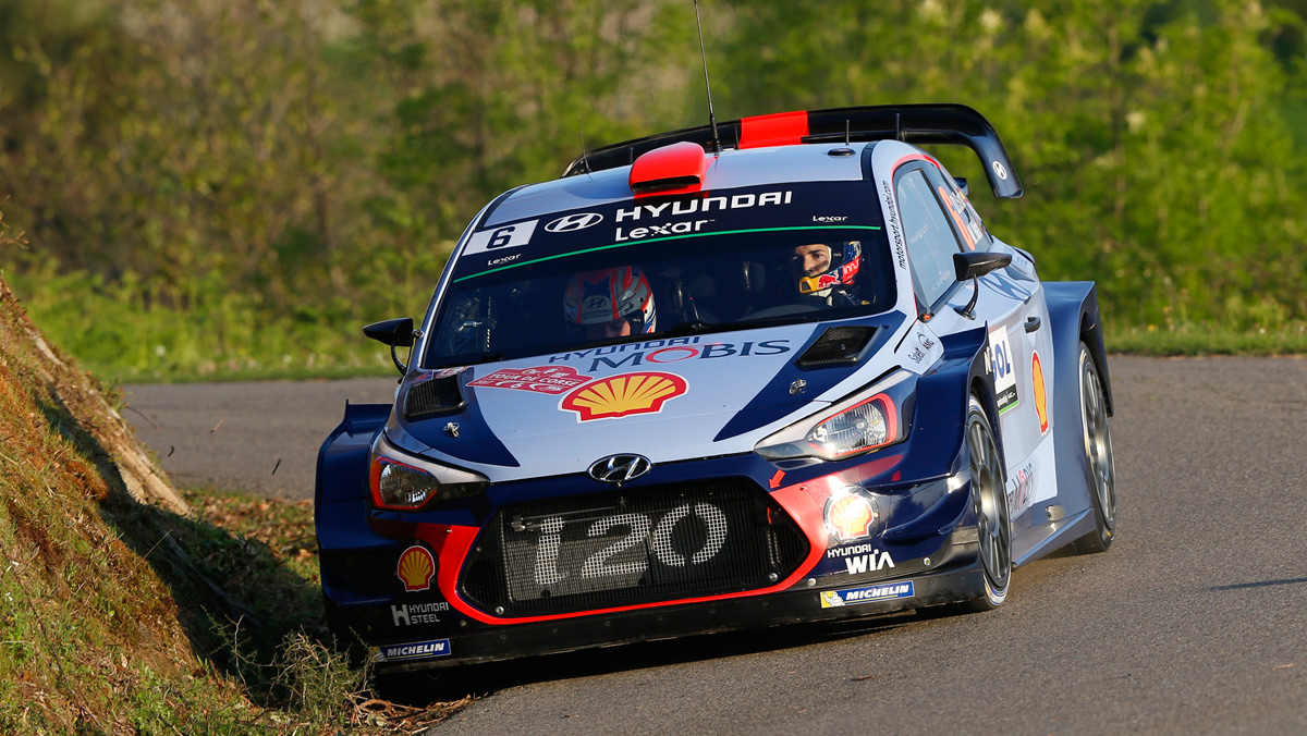 Coche de Dani Sordo y Carlos del Barrio