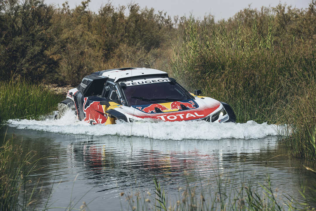 Carlos Sainz: «El coche parece más estable en tramos rápidos y en las pistas más rompedoras»